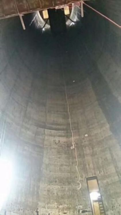 化肥廠造粒塔內壁聚脲防腐項目(圖4) 化肥廠造粒塔內壁聚脲防腐項目(圖4)
